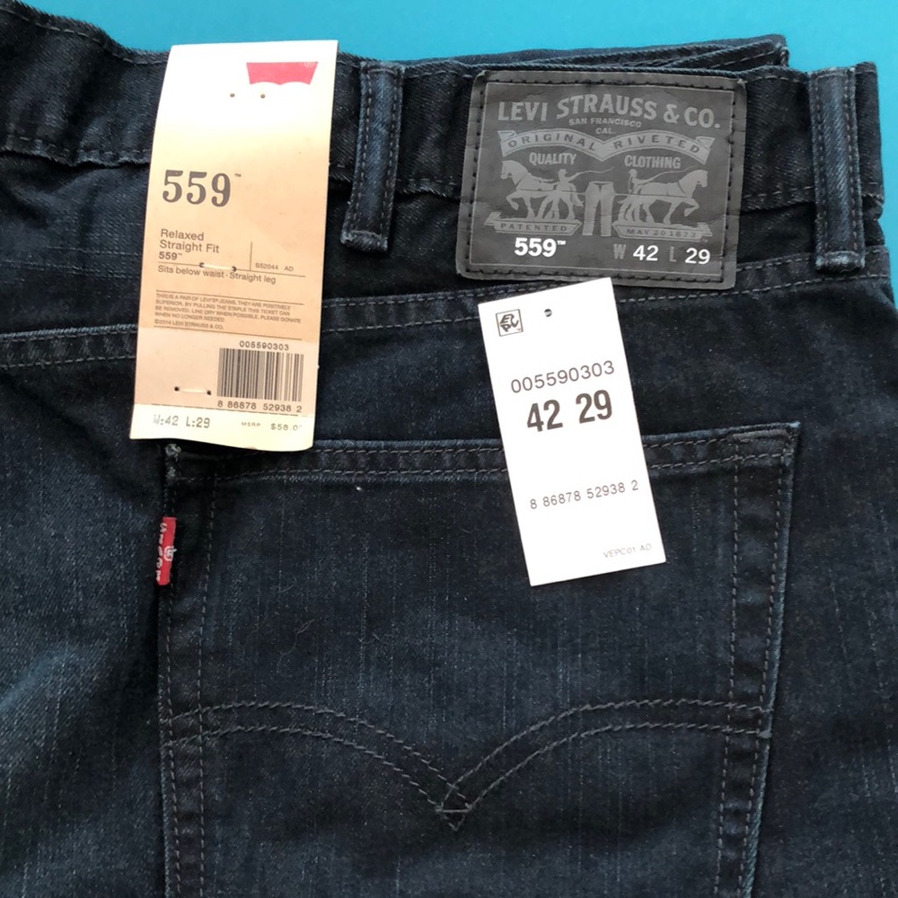 Levi 559 Relaxed Straight Fit Men’s Jeans, Dark Wash, size 42 x 29